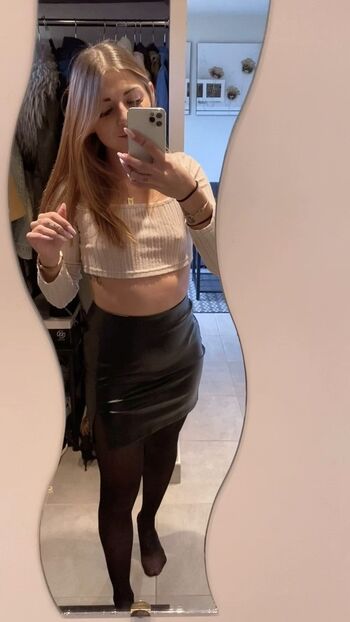 Full leaked Ava petit abricot private onlyfans photo