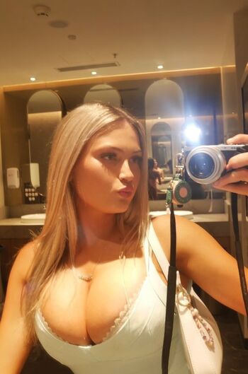 Full leaked Ava vt page private onlyfans photo