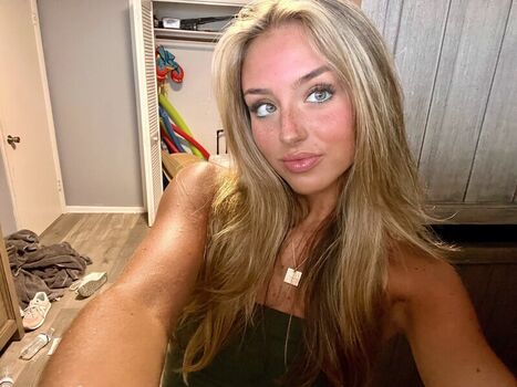 Full leaked Avakapurch private onlyfans photo