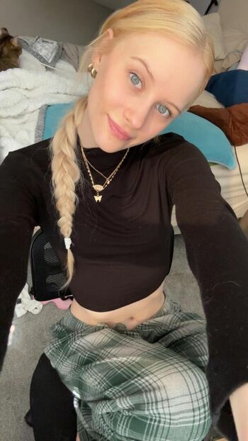 Full leaked Avakbrook private onlyfans photo
