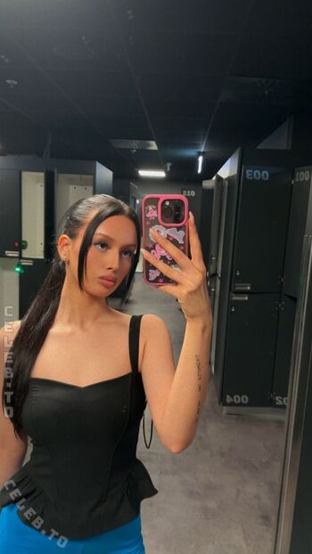 Full leaked Avakisses private onlyfans photo