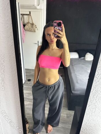Full leaked Avakisses private onlyfans photo