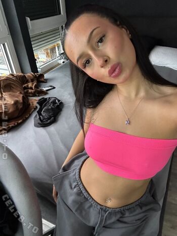 Full leaked Avakisses private onlyfans photo