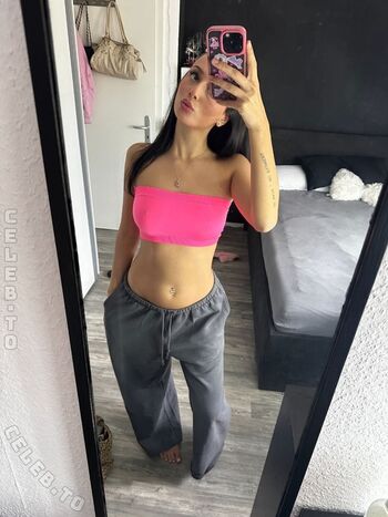 Full leaked Avakisses private onlyfans photo