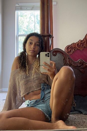 Full leaked Avalia moon private onlyfans photo