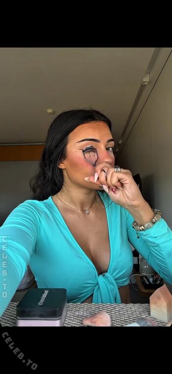 Full leaked Avendaaxs private onlyfans photo