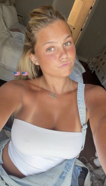 Full leaked Avery bracher private onlyfans photo