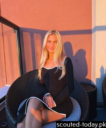 Full leaked Averywoodsss private onlyfans photo