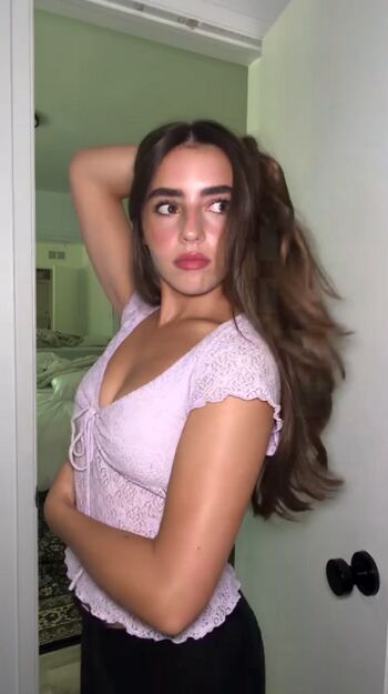 Full leaked Avia butler page private onlyfans photo