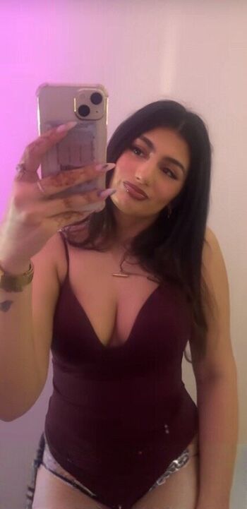Full leaked Avneet kaur private onlyfans photo