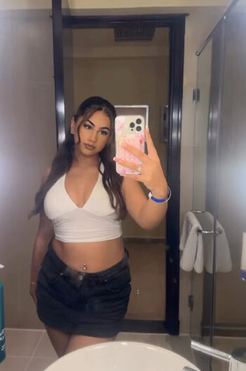 Full leaked Avneet kaur private onlyfans photo