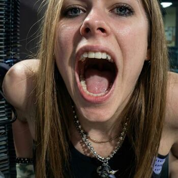 Full leaked Avril lavigne page private onlyfans photo