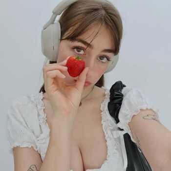 Full leaked Awholelottazozo private onlyfans photo