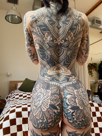 Full leaked Awlivv private onlyfans photo