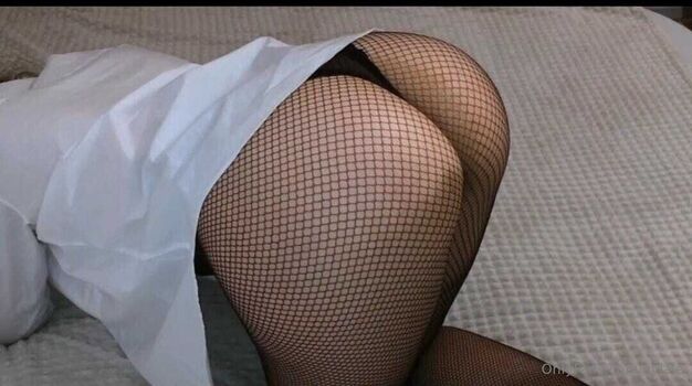 Full leaked Aylale private onlyfans photo