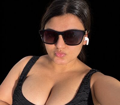 Full leaked Ayushaaaa private onlyfans photo
