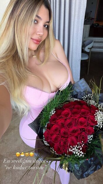 Full leaked Ayysee private onlyfans photo