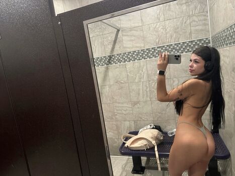 Full leaked Babyliv private onlyfans photo