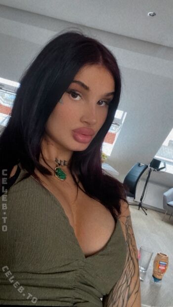 Full leaked Badgybabe private onlyfans photo