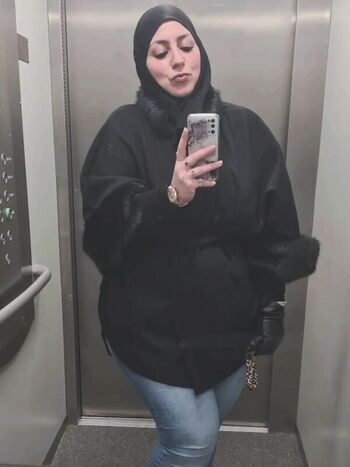 Full leaked Badia ettalabi private onlyfans photo