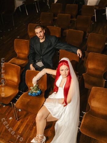 Full leaked Badmomzjay private onlyfans photo