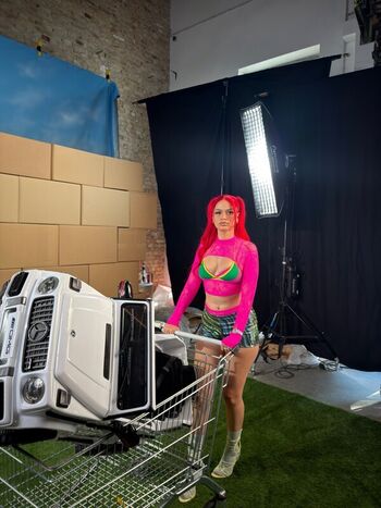 badmomzjay