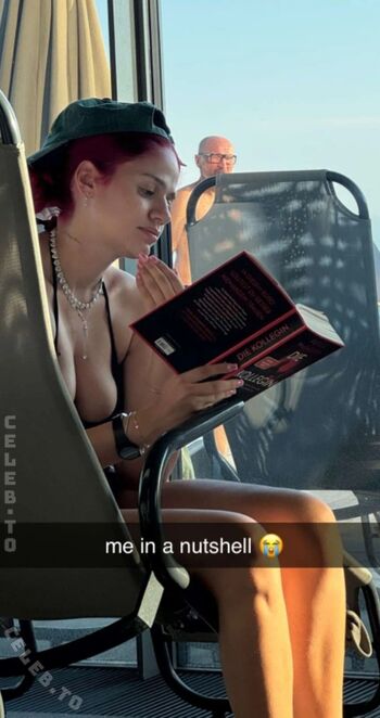 Full leaked Badmomzjay private onlyfans photo