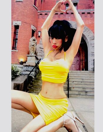 Bai Ling