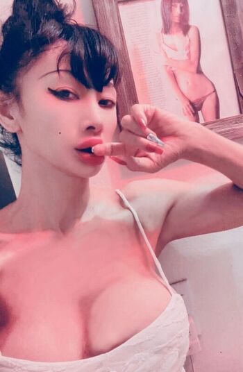 Full leaked Bai ling page private onlyfans photo