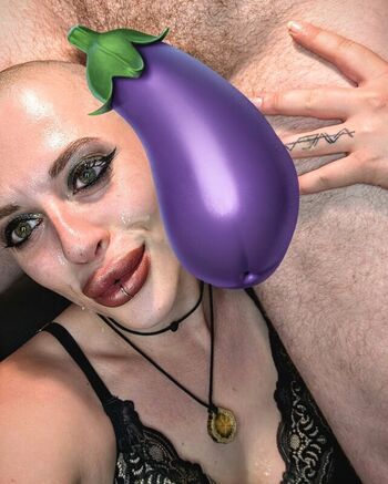 Full leaked Bald bunny private onlyfans photo