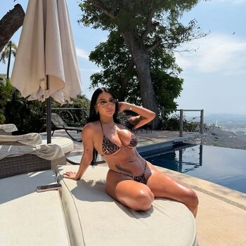 Full leaked Barbiielopez private onlyfans photo