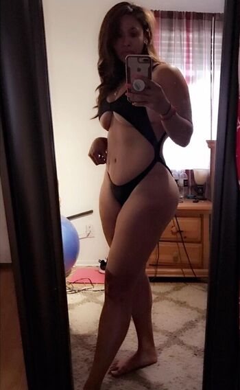 Full leaked Barefootbaddys private onlyfans photo