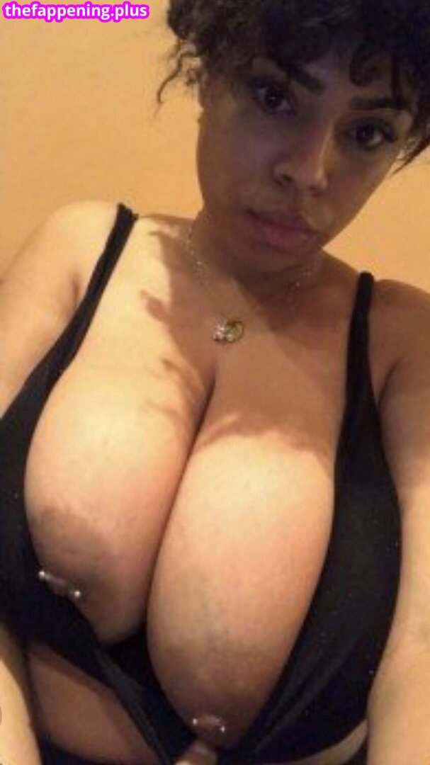 BBC Dildo Solos / Riding / Stroking / Sucking / etc. / https: / lyssaoficiall / talitasilvx Nahá OnlyFans fotografie #360