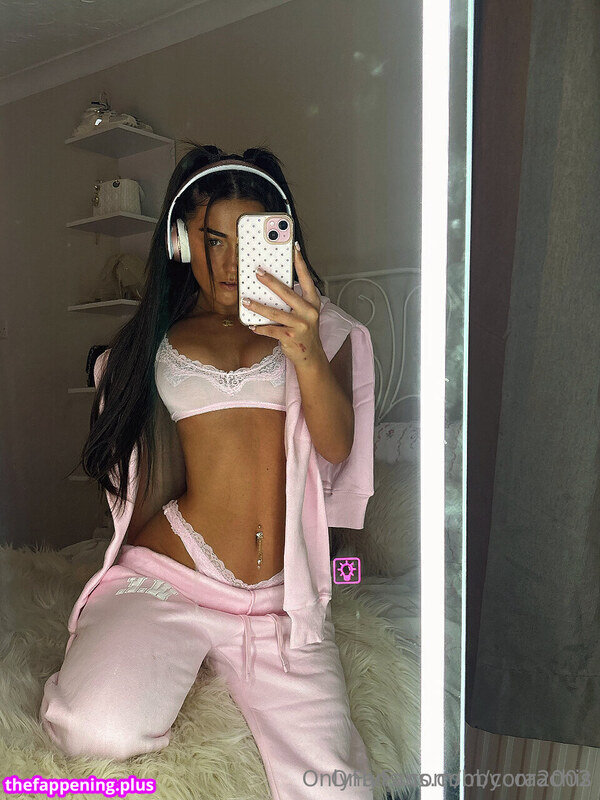 bbycorachis / cora_2oo2 / https: Фото оголеного OnlyFans #9