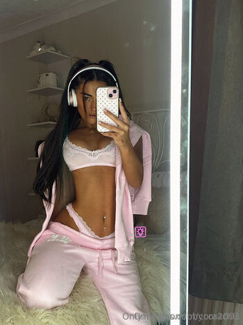 Full leaked Bbycorachis private onlyfans photo