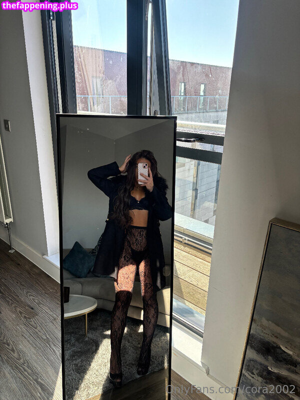 bbycorachis / cora_2oo2 / https: Foto OnlyFans Nuda #14