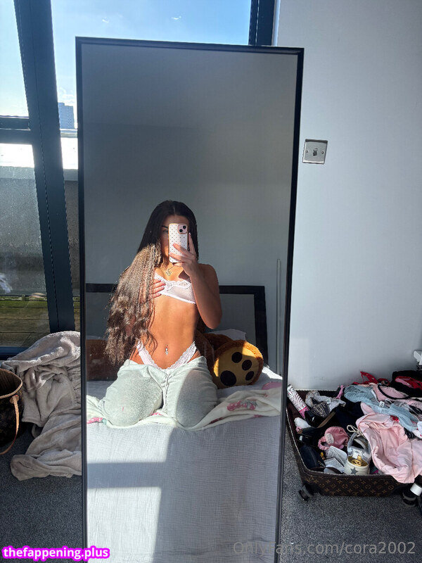 bbycorachis / cora_2oo2 / https: Foto OnlyFans Desnuda #20