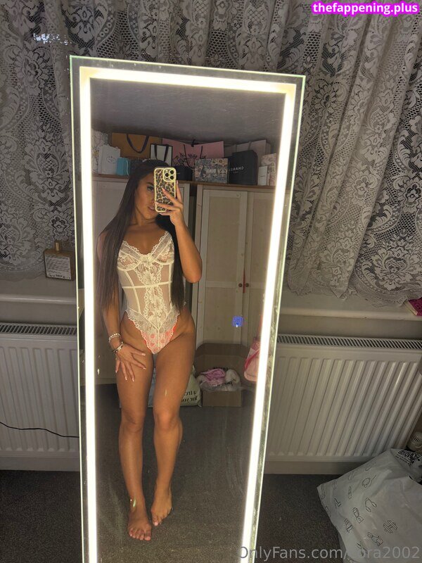bbycorachis / cora_2oo2 / https: Nahá OnlyFans fotografie #27