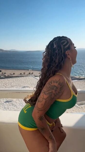 Beca Barreto