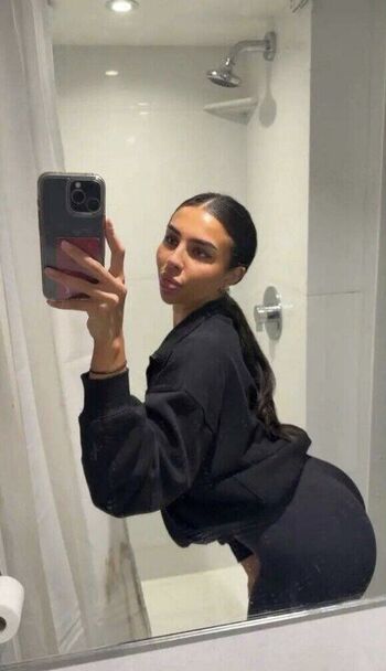 Full leaked Bella el private onlyfans photo