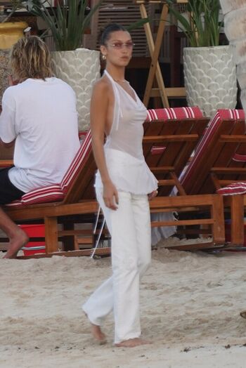 Full leaked Bella hadid page private onlyfans photo