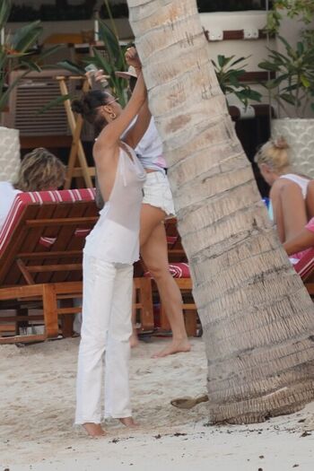 Full leaked Bella hadid page private onlyfans photo