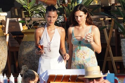 Full leaked Bella hadid page private onlyfans photo