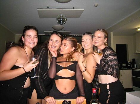 Full leaked Bella laverock private onlyfans photo