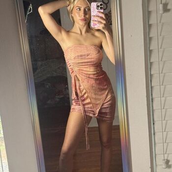 Full leaked Bella lyn private onlyfans photo