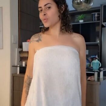 Bella Menezes