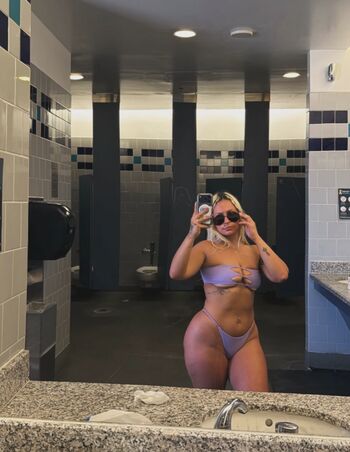 Full leaked Bella thiccc private onlyfans photo