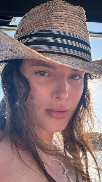 Full leaked Bella thorne  page private onlyfans photo