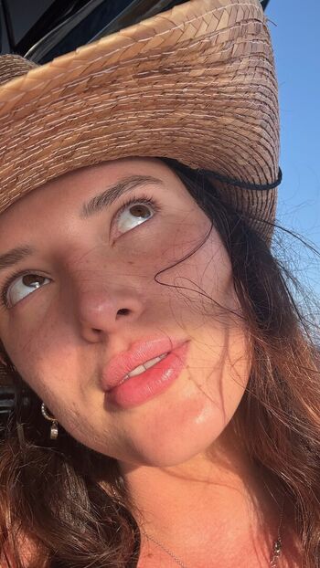 Full leaked Bella thorne  page private onlyfans photo