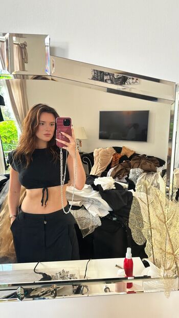 Full leaked Bella thorne  page private onlyfans photo